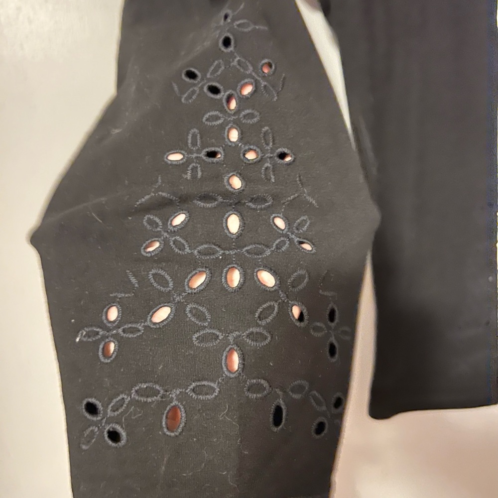 Capri Leggings with Cut Out Design, Old Navy